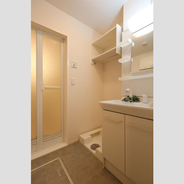 洗面所 (洗髪洗面化粧台)