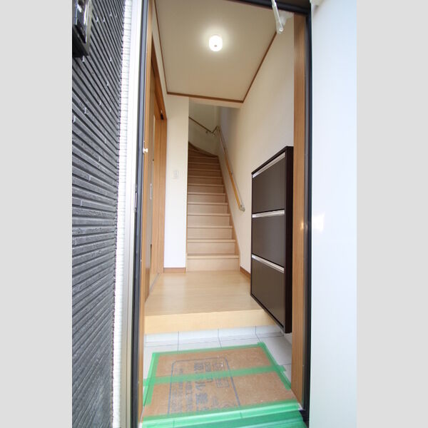 玄関 (102 玄関)