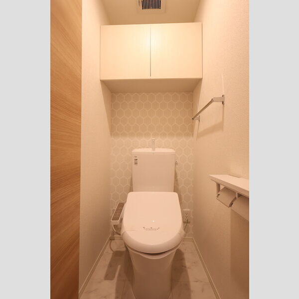 トイレ (温水洗浄暖房便座)