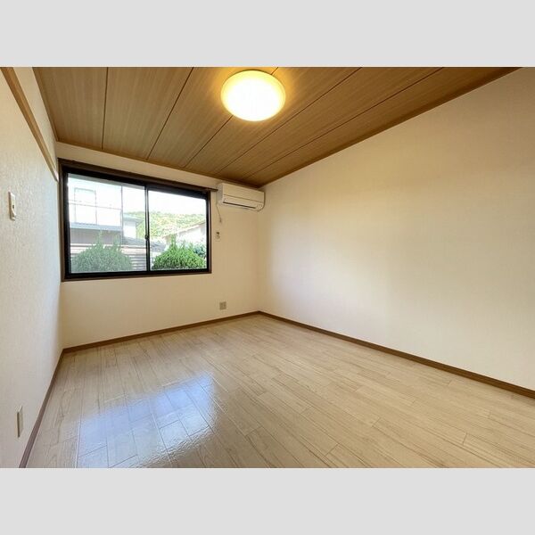 その他 (北東洋室)