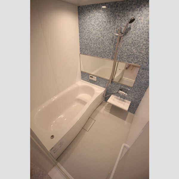 バス (106　浴室)
