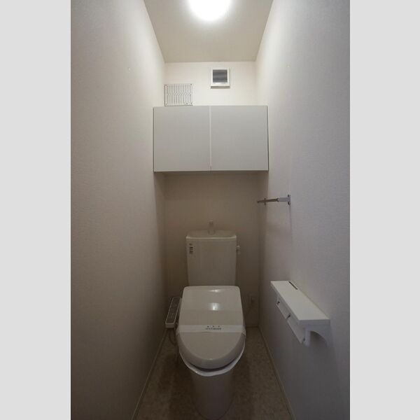 トイレ (温水洗浄暖房便座)