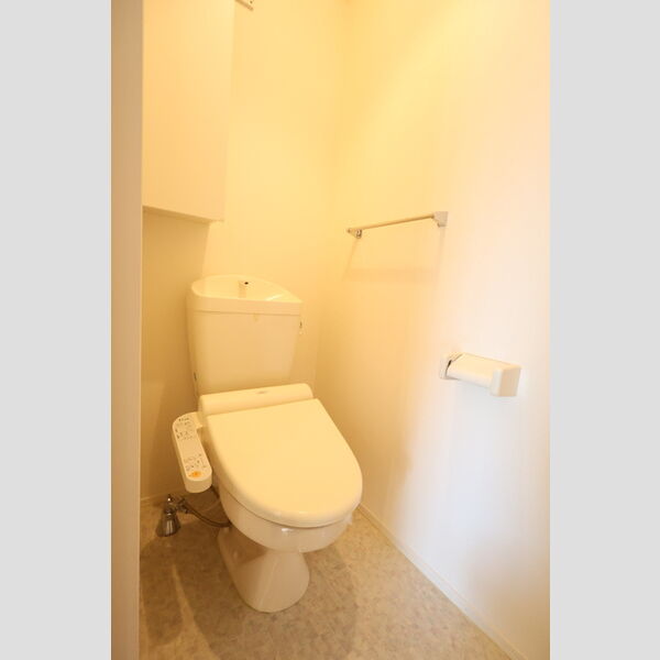 トイレ (温水洗浄暖房便座)