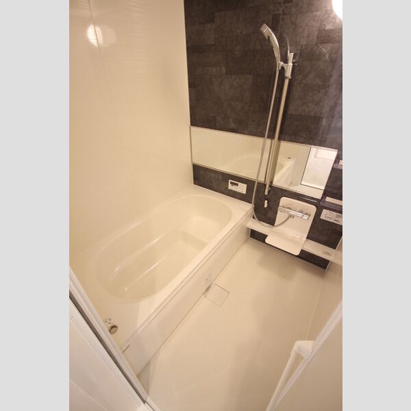 バス (102　浴室)