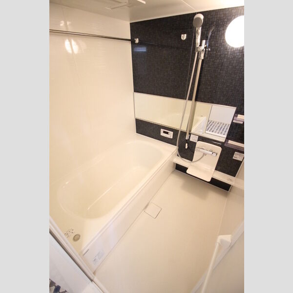 バス (201　浴室)
