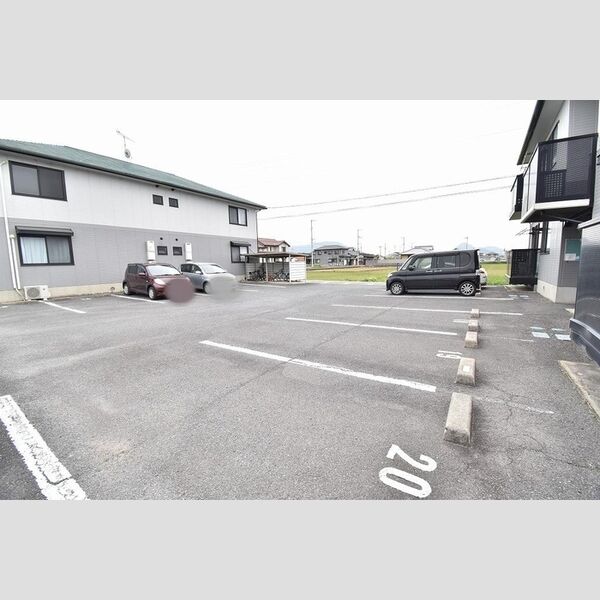 駐車場 (駐車場)