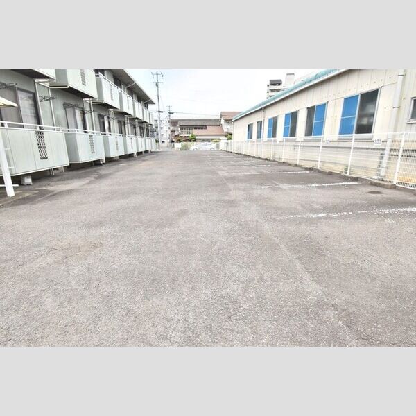 駐車場 (駐車場)
