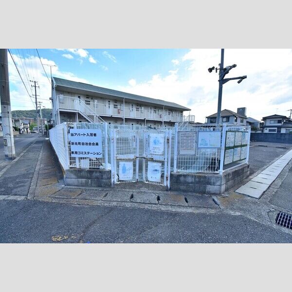 現地周辺 (ゴミ置場)