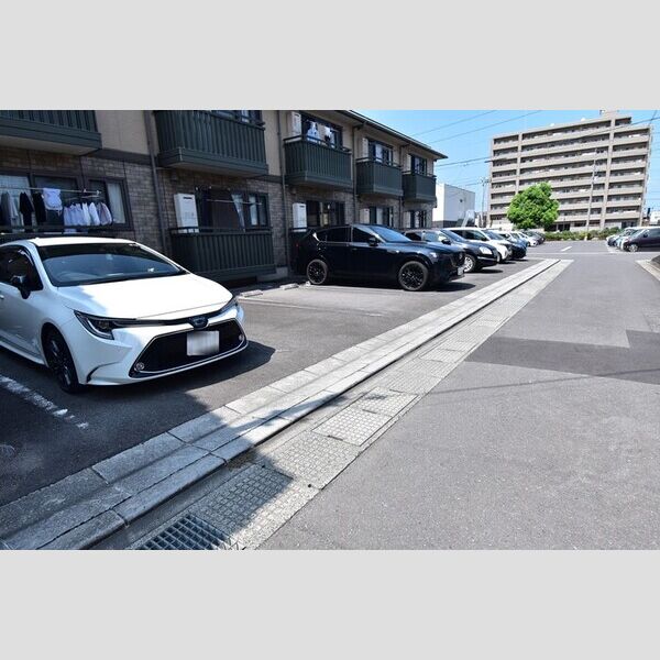 駐車場 (駐車場)