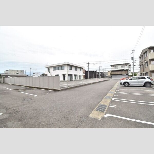 駐車場 (駐車場)