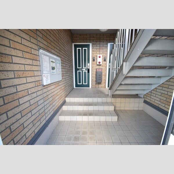 現地周辺 (ロビー・お知らせ板)