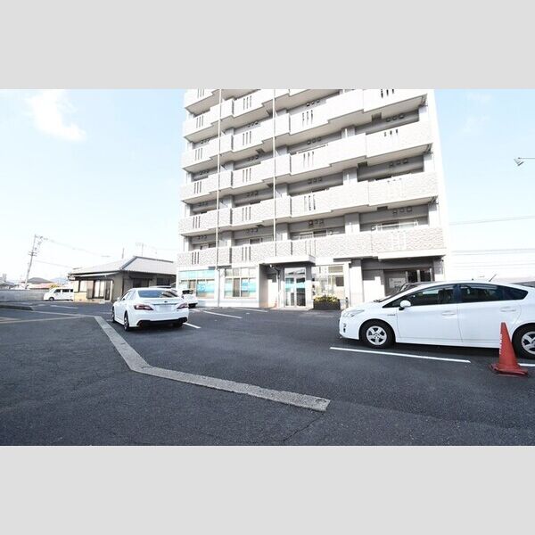 駐車場 (駐車場)