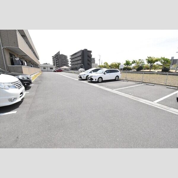 駐車場 (駐車場)