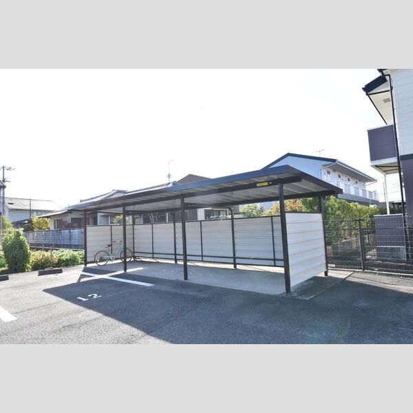 現地周辺 (駐輪場)