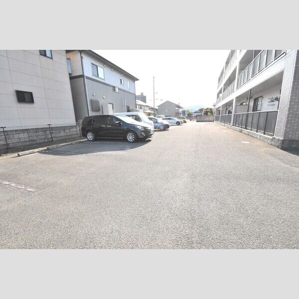 駐車場 (駐車場)