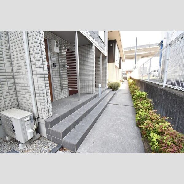 エントランス (エントランス)