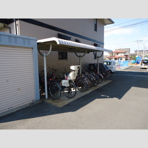 現地周辺 (駐輪場)