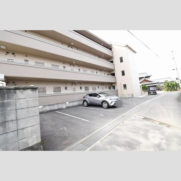 駐車場 (駐車場)