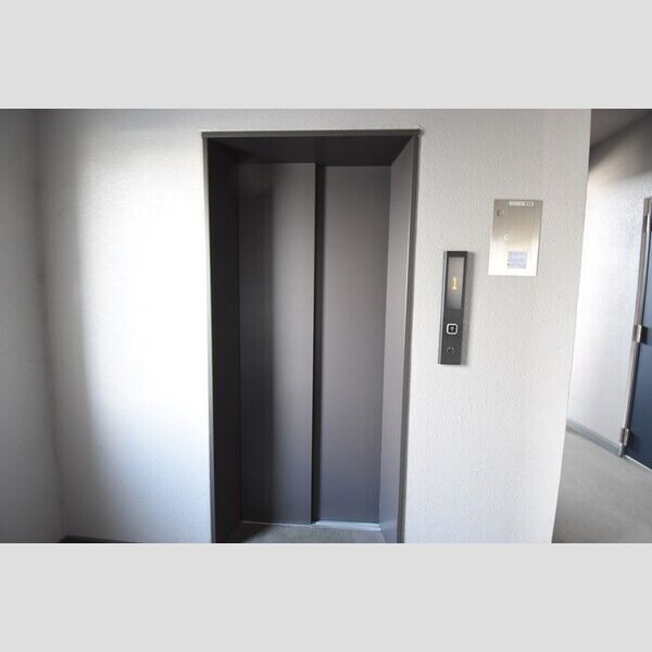 現地周辺 (エレベーター)