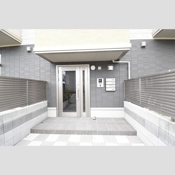 エントランス (エントランス)