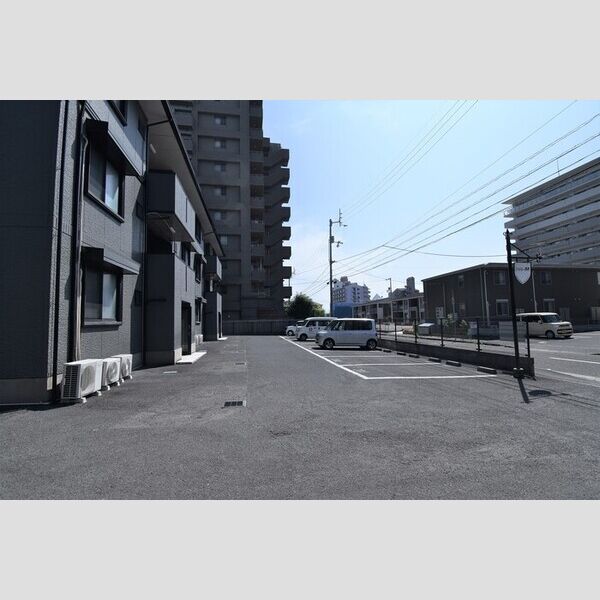 駐車場 (駐車場)
