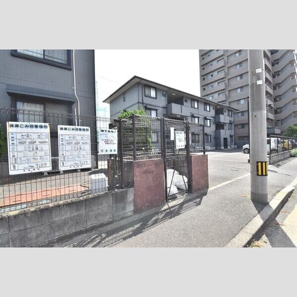 現地周辺 (ゴミ置場)