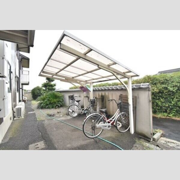 現地周辺 (駐輪場)