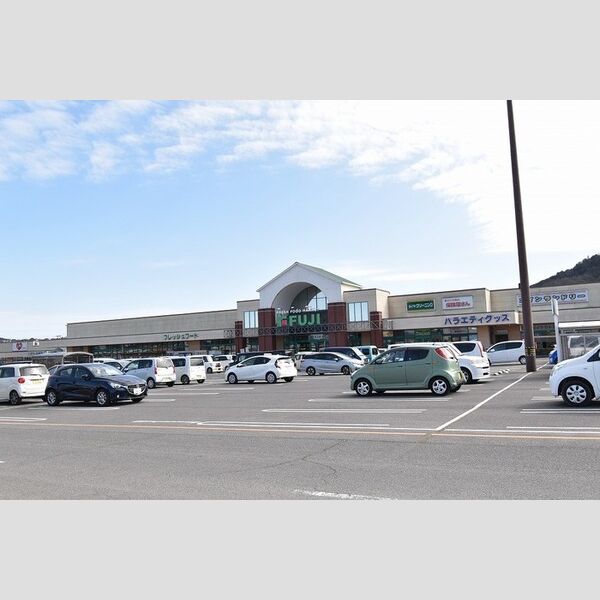 現地周辺 (FUJI志度店)