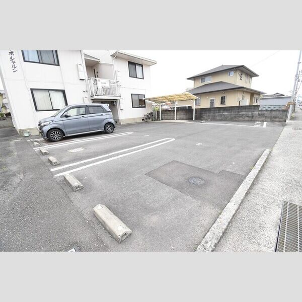 駐車場 (駐車場)