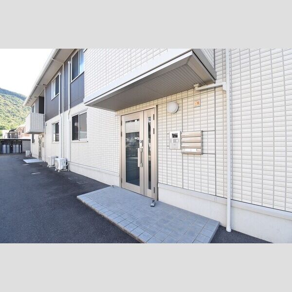 エントランス (エントランス)