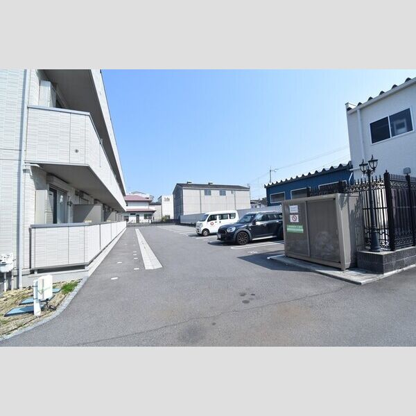 駐車場 (駐車場)