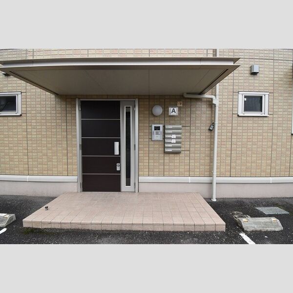 エントランス (エントランス)