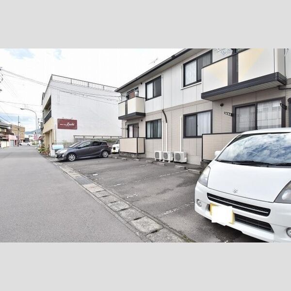 駐車場 (駐車場)