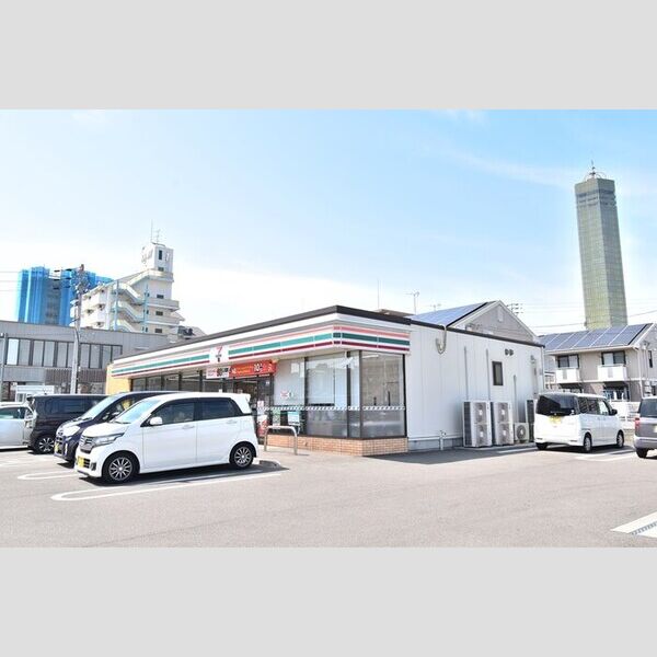 現地周辺 (セブンイレブン宇多津町浜二丁店　113m)