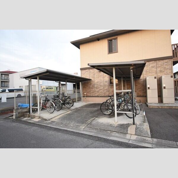 現地周辺 (駐輪場)