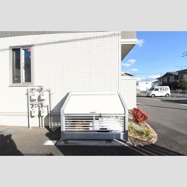 現地周辺 (ゴミストッカー)