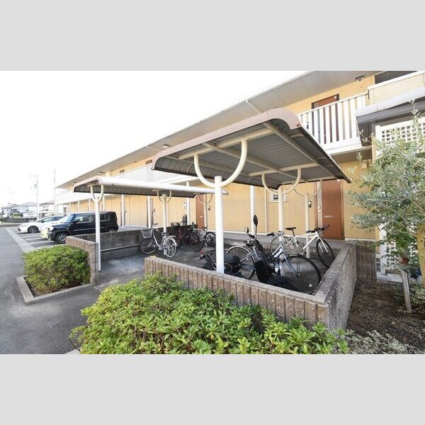 現地周辺 (駐輪場)