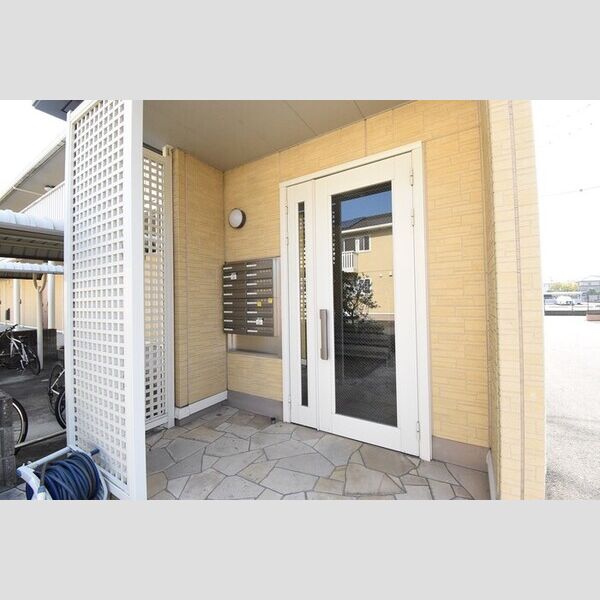 エントランス (エントランス)