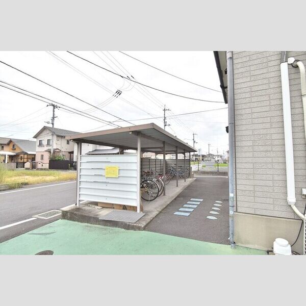 現地周辺 (駐輪場)