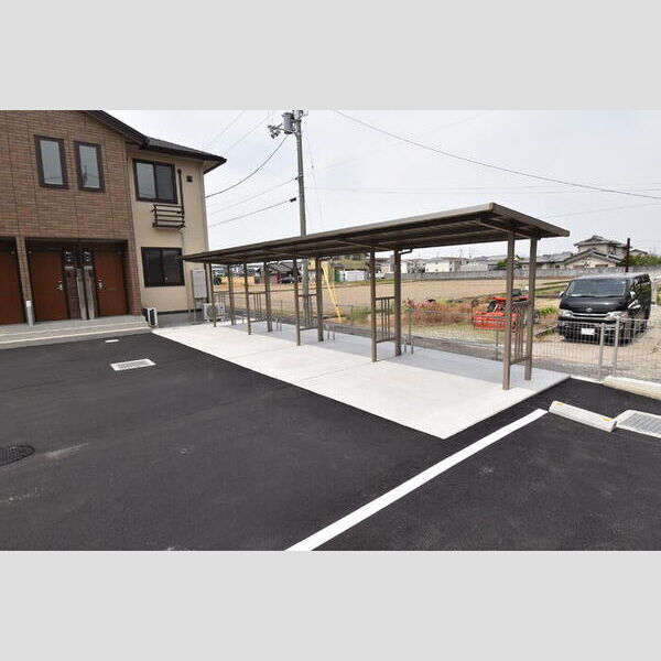 現地周辺 (駐輪場)