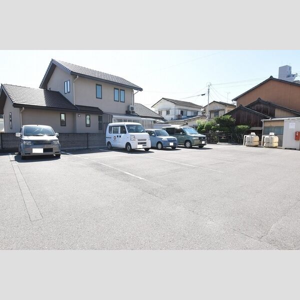 駐車場 (駐車場)