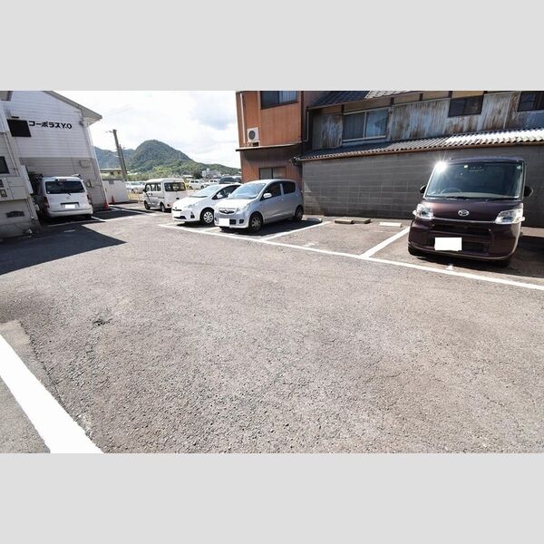 駐車場 (駐車場)