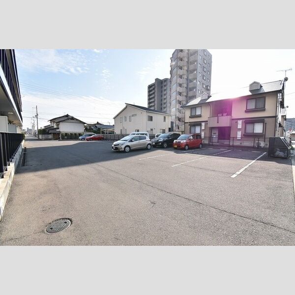 駐車場 (駐車場)