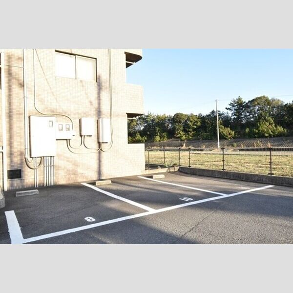 駐車場 (駐車場)
