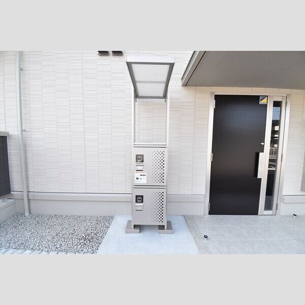 エントランス (宅配ボックス)