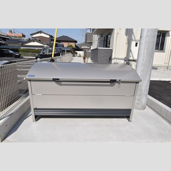 現地周辺 (ゴミストッカー)