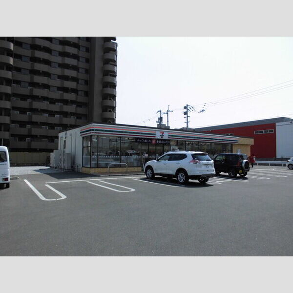 現地周辺 (セブンイレブン木太町店(757m))