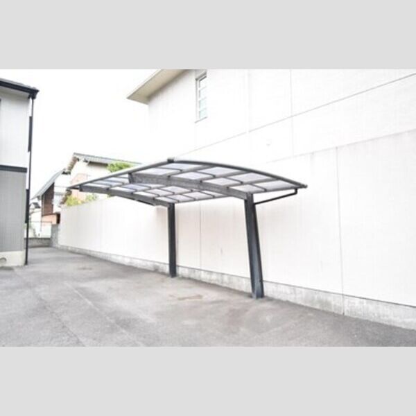 現地周辺 (駐輪場)