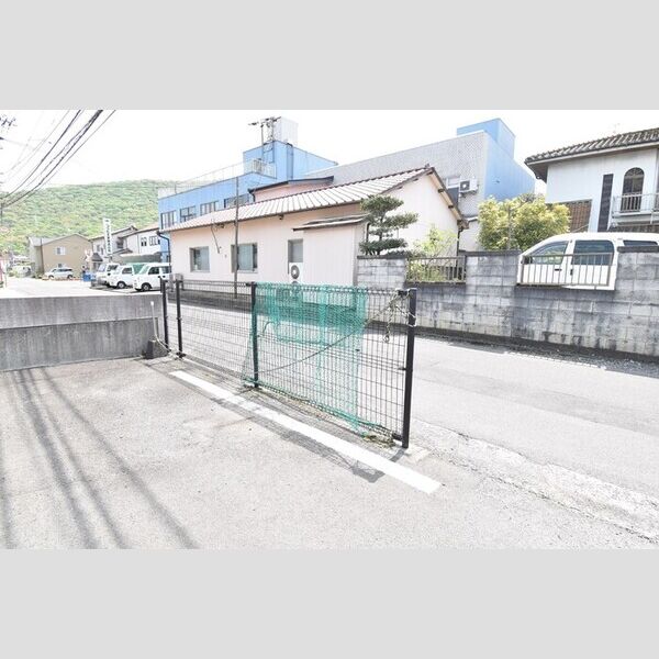 現地周辺 (ゴミ置き場)