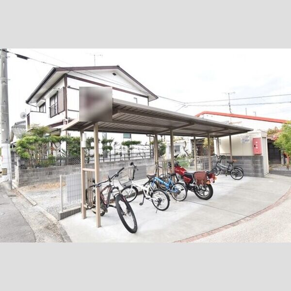 現地周辺 (駐輪場)